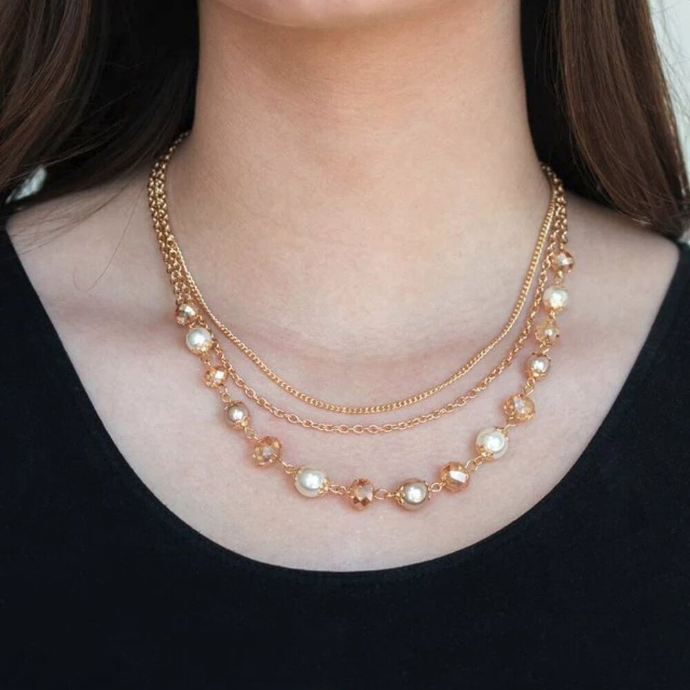 Paparazzi Jewelry Accessories - Tour de Demure - Gold Necklace - Vintage - Picture 5 of 6